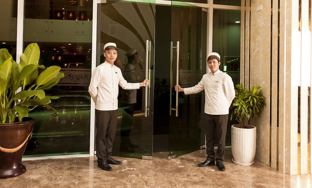 Ninh Kieu Riverside Hotel 10/70