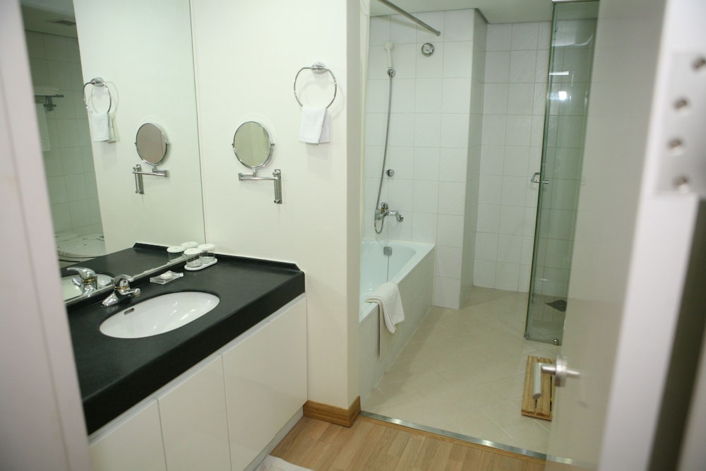 Gumi Century Hotel 15/50