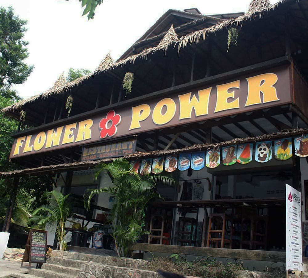 Flower Power Village 5/50
