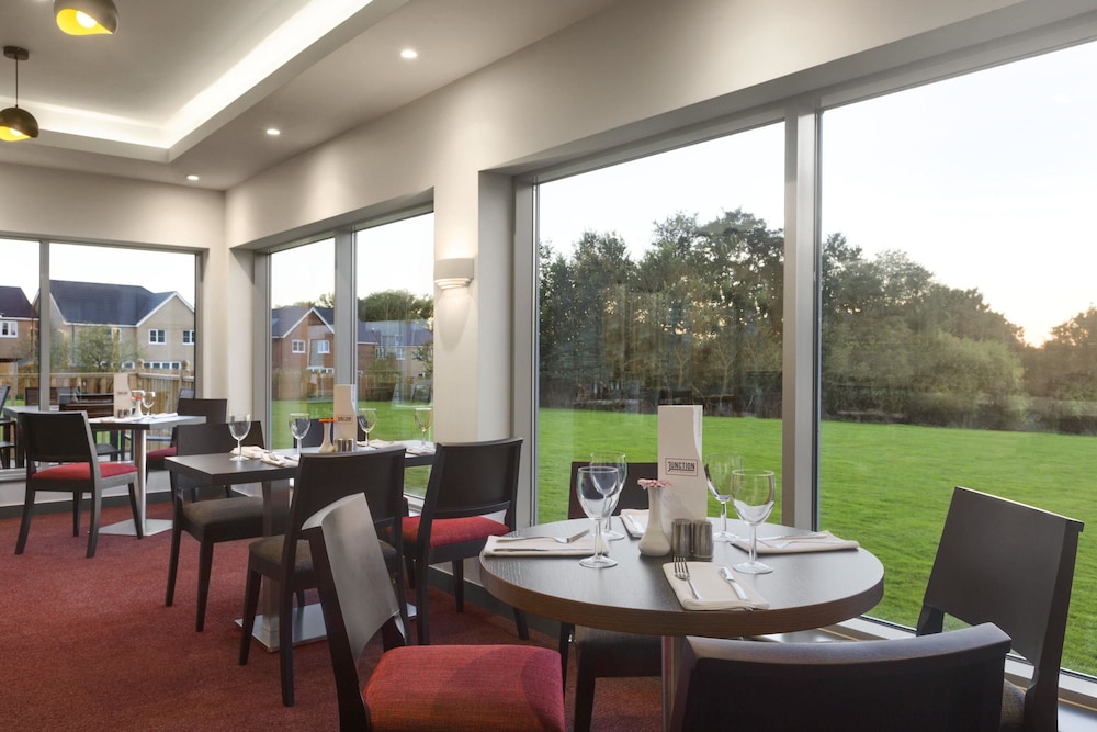 Ramada by Wyndham Milton Keynes 33/47
