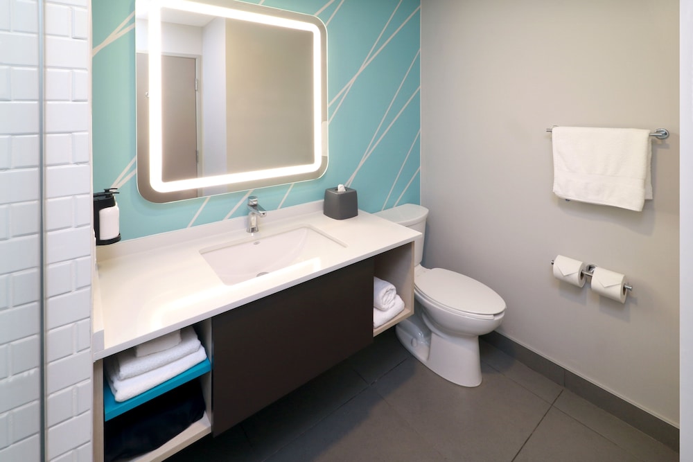 avid hotel Tijuana - Otay, an IHG Hotel 7/60