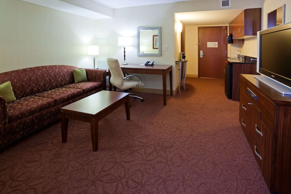 Sonesta Milwaukee West Wauwatosa 16/74