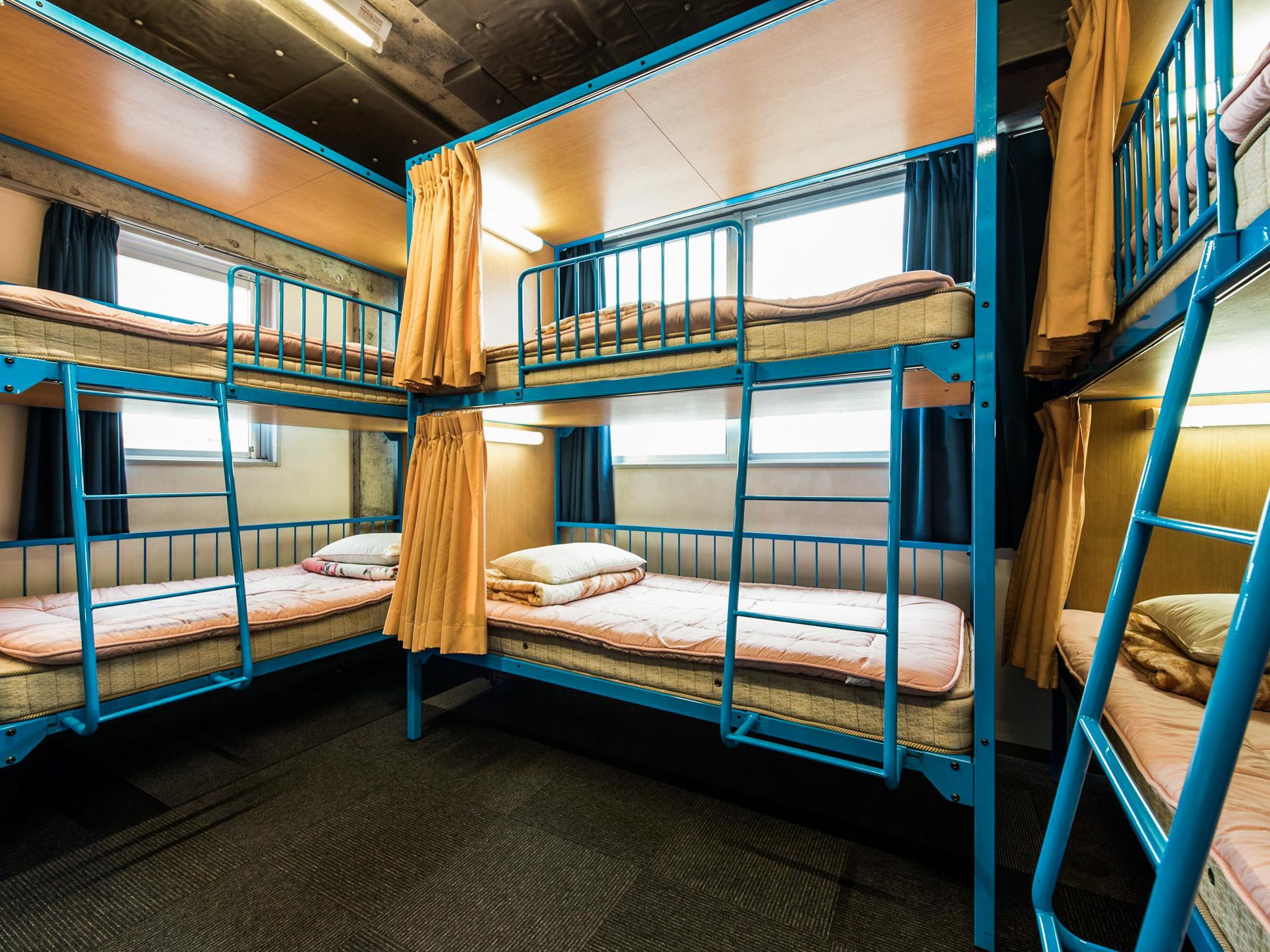 FEMALE DORM, FEMALE ONLY
