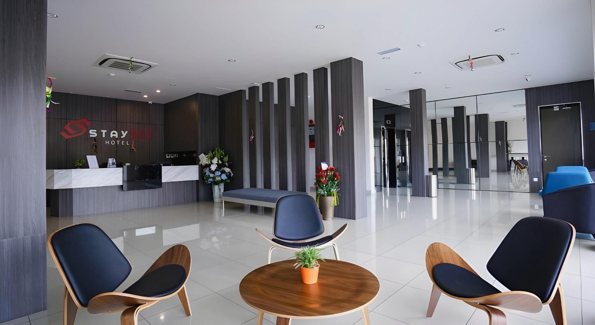 Oyo 89386 Stay 365 Hotel 12/27