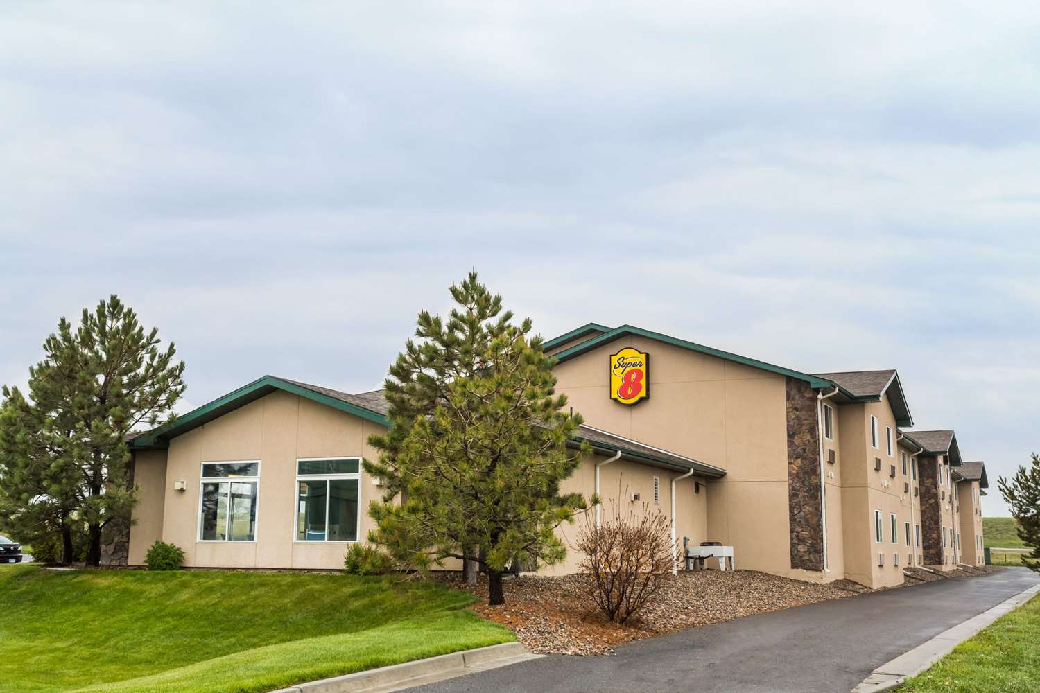 Super 8 By Wyndham Wheatland Wyoming 4/24