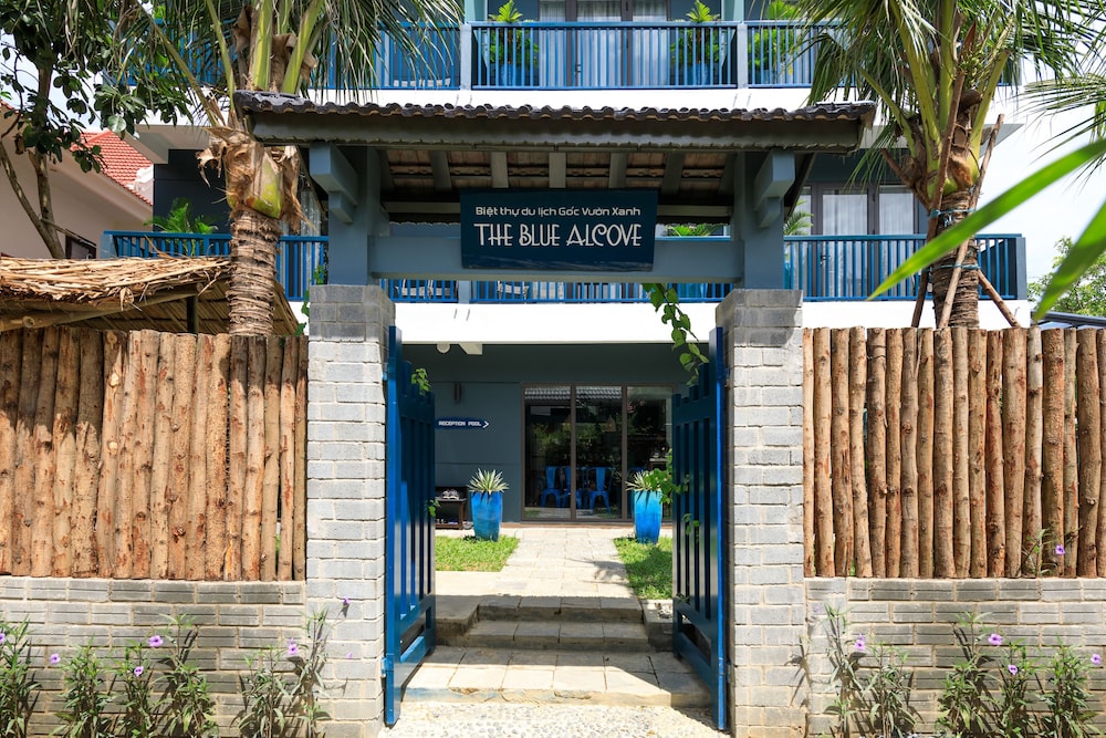 The Blue Alcove 6/44