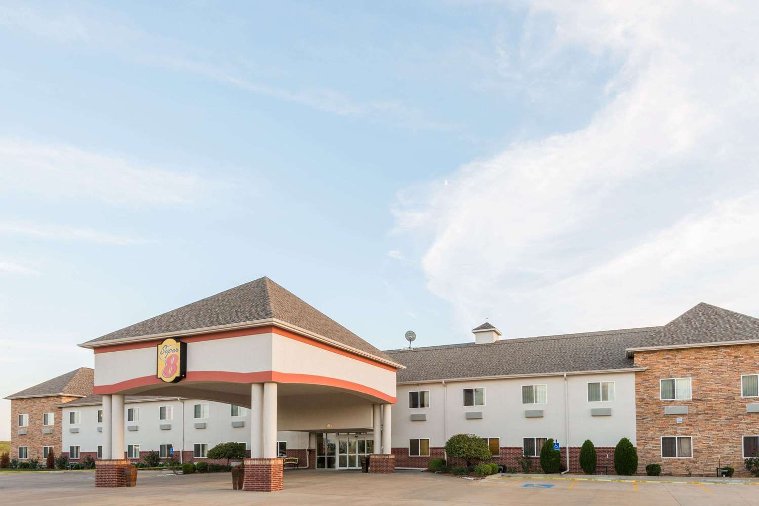 Super 8 By Wyndham Salina 1/20
