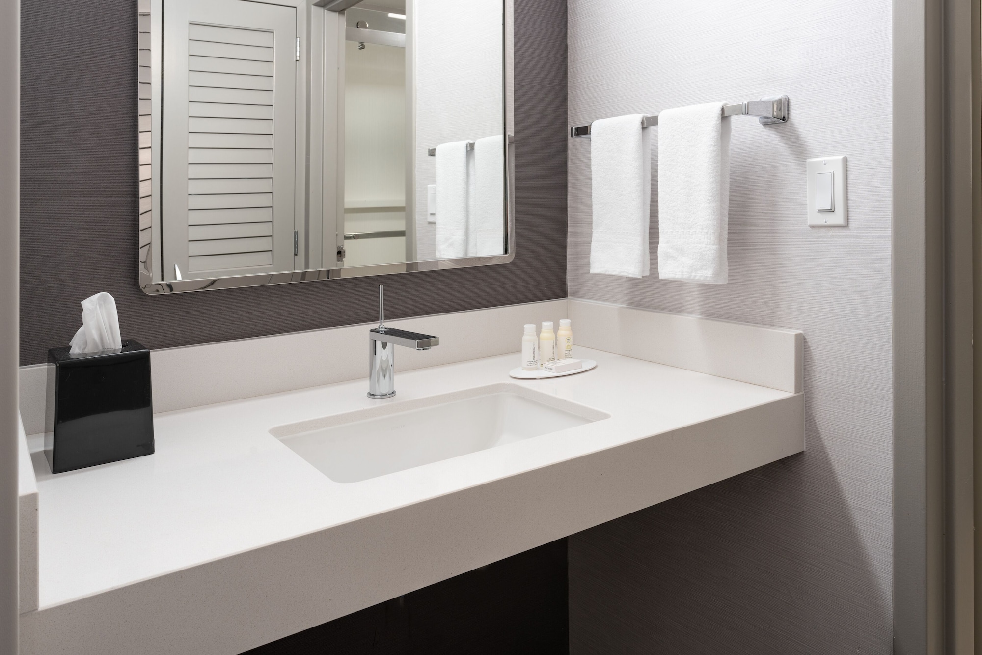 غرفة بسريرين مزدوجين لذوي الإعاقة، Courtyard by Marriott West Palm Beach 3/6