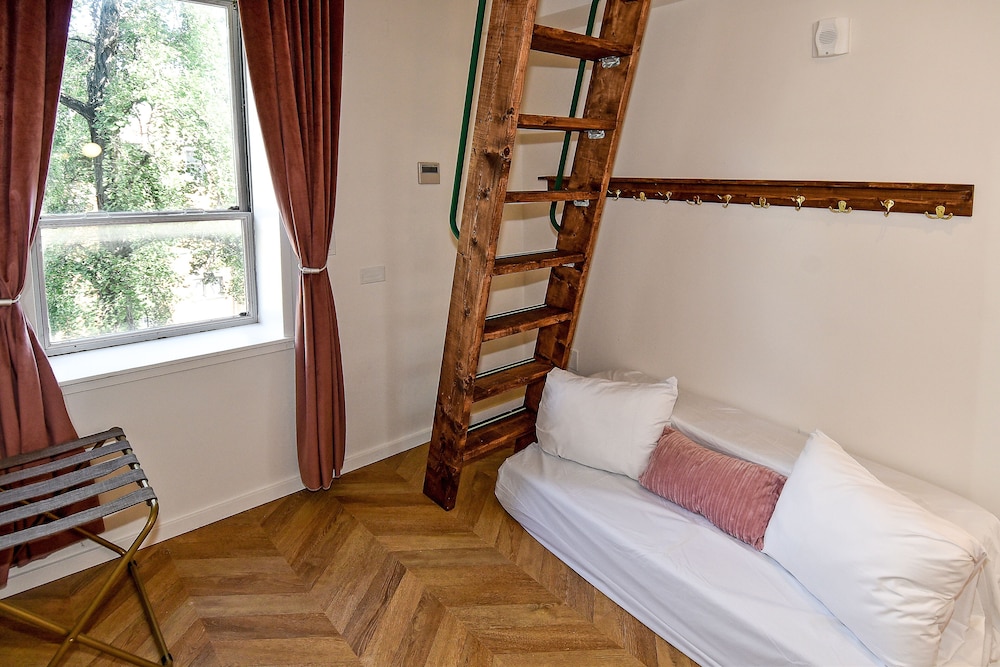 Highroad Hostel Dc 17/48