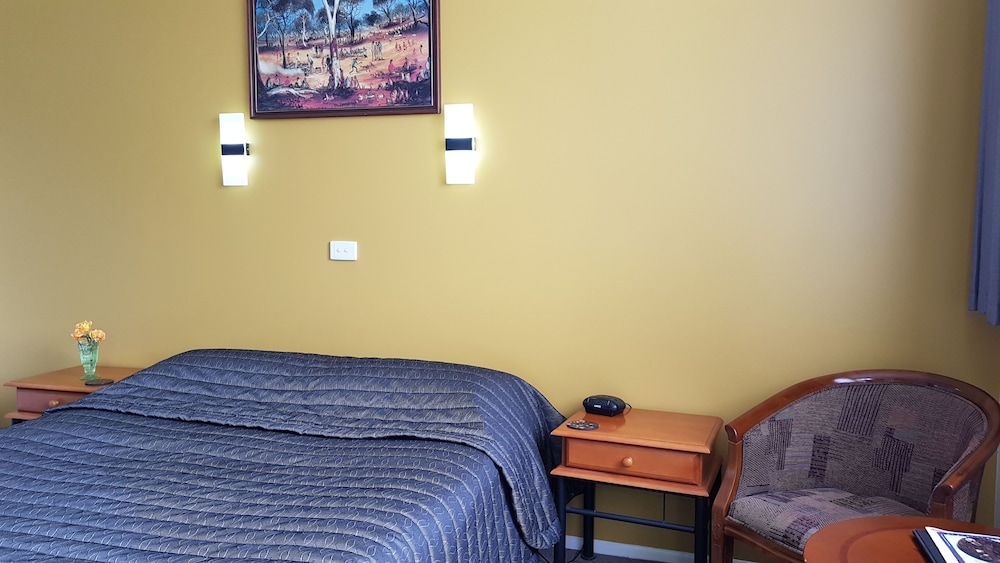 Daylesford Central Motor Inn 13/65
