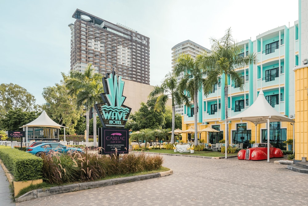 Wave Hotel 41/50