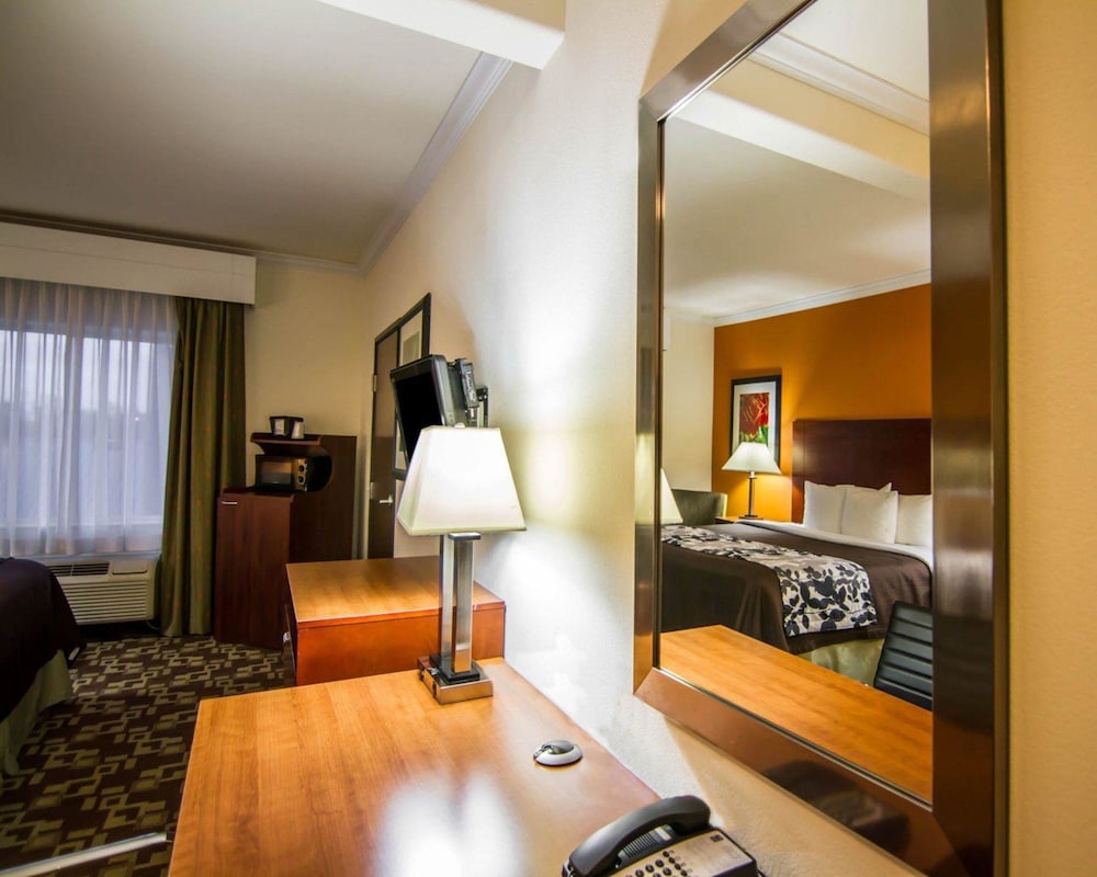 Sleep Inn Suites I 20 22/43