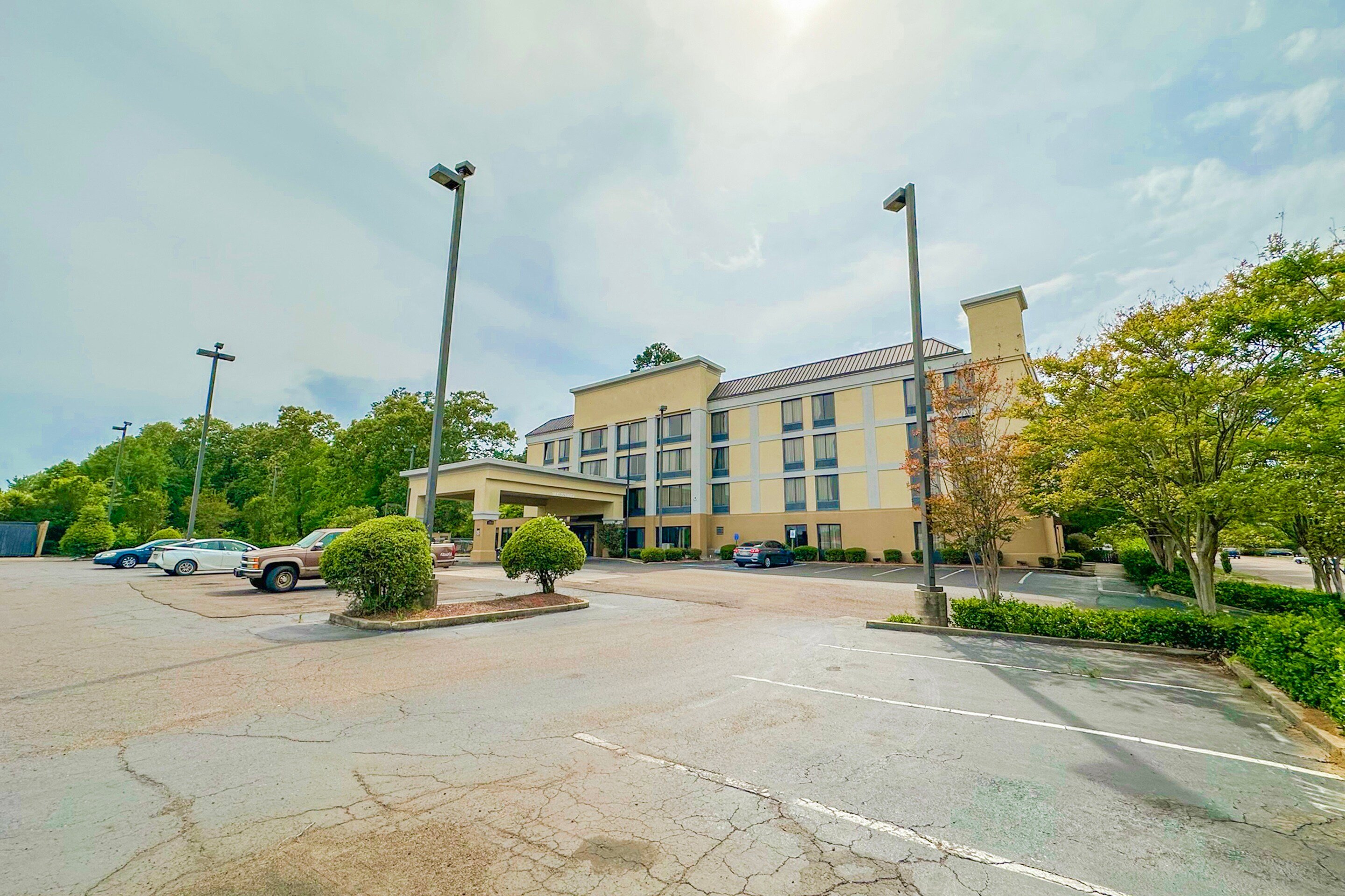 OYO Townhouse Jackson/Ridgeland 30/37