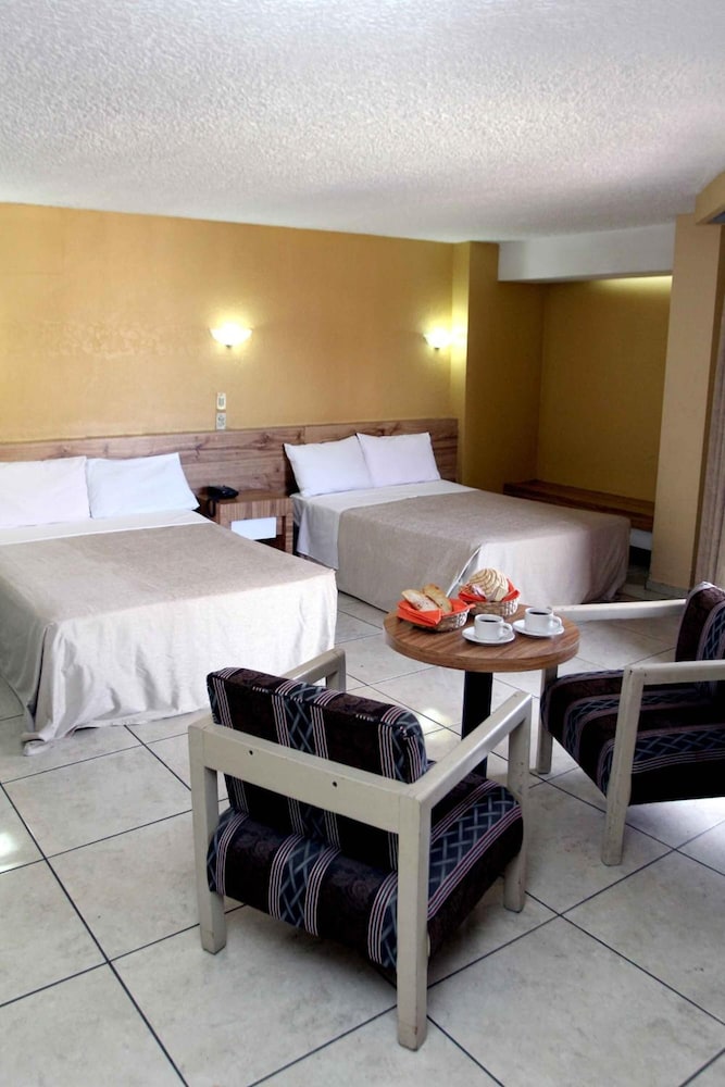 Hotel Universo Guadalajara 42/63