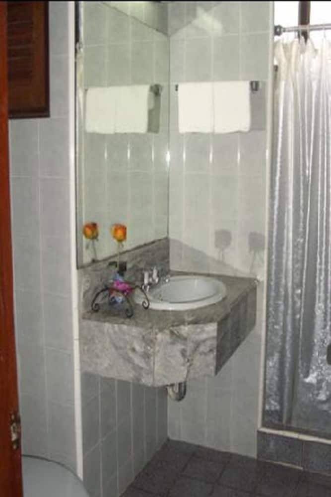 Baan Busarin Hotel 20/46