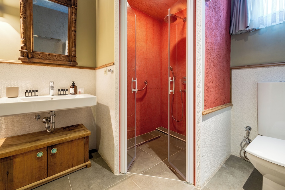 Sakin Ev Hotel 46/49