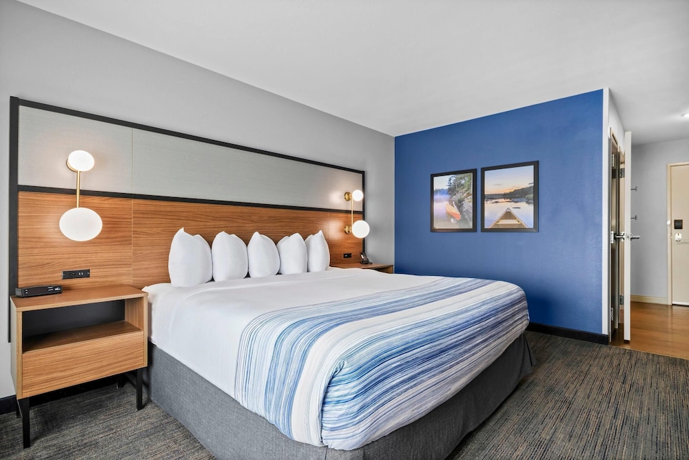 AmericInn by Wyndham International Falls Southwest 12/50