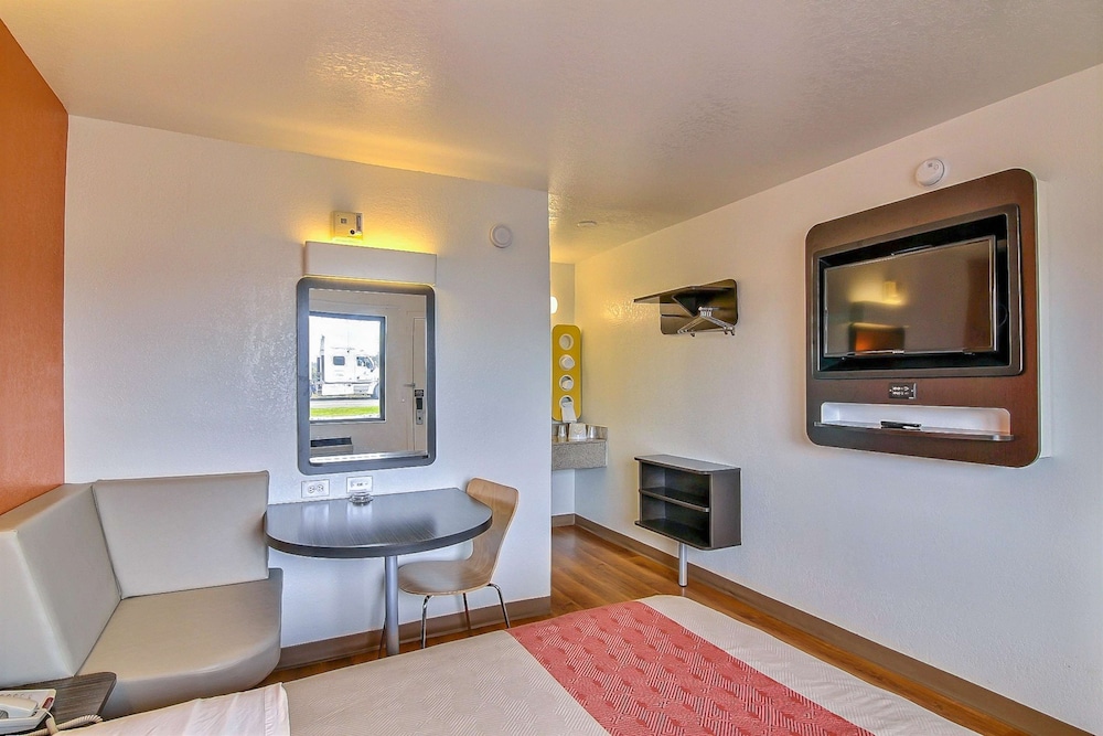 Motel6 Buellton, CA - Solvang Area 28/37