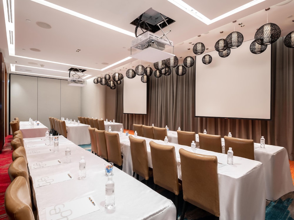 Capri By Fraser, China Square / Singapore 77/83