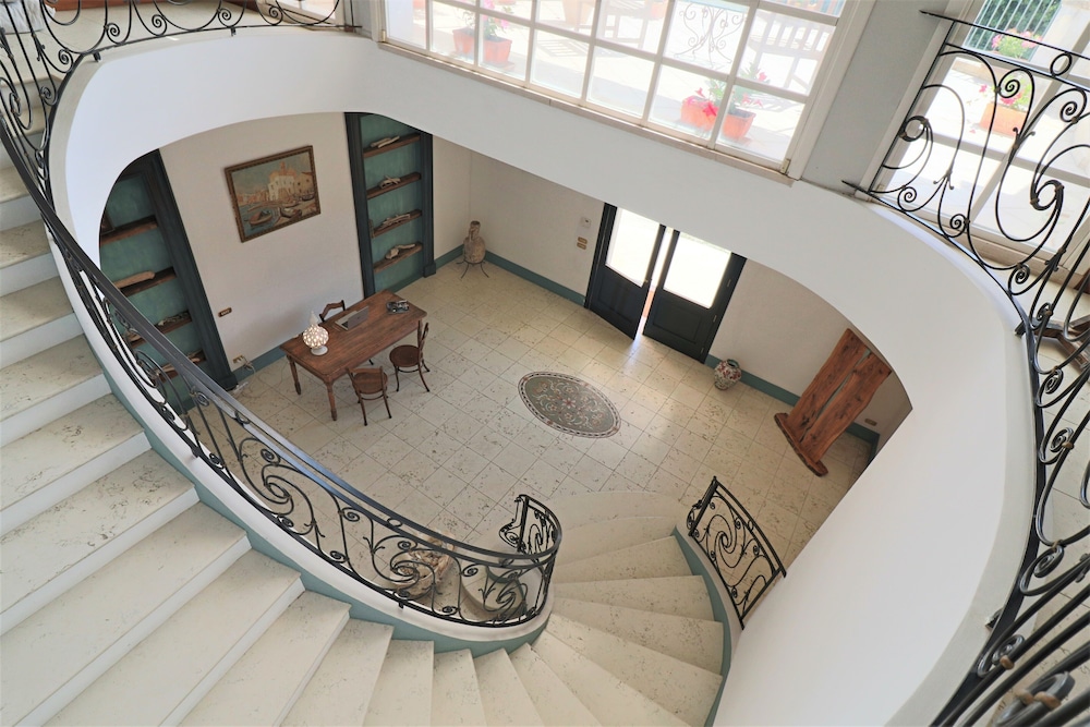 Relais Delle Rose Bed And Breakfast 76/84