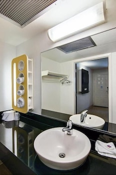 Motel6 Carpinteria CA Santa Barbara South 56/62