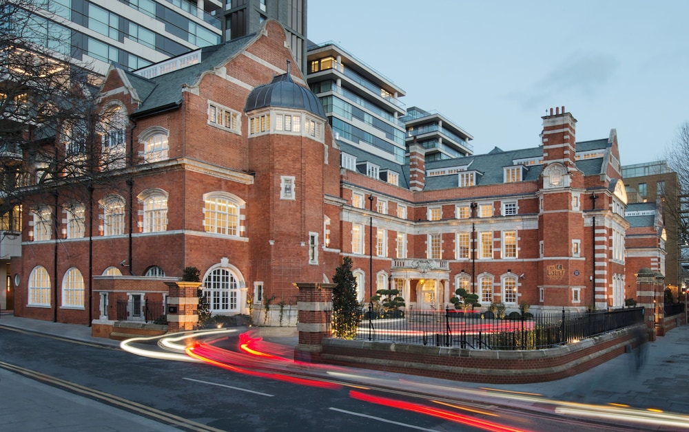 THE LALIT LONDON 8/72