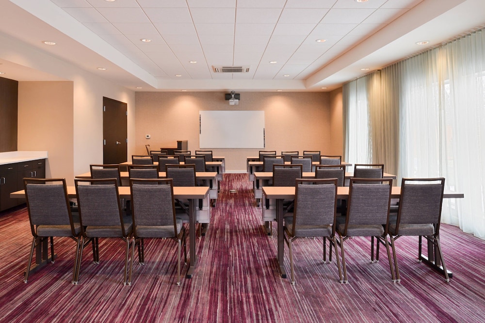 Courtyard By Marriott Toledo North 31/32