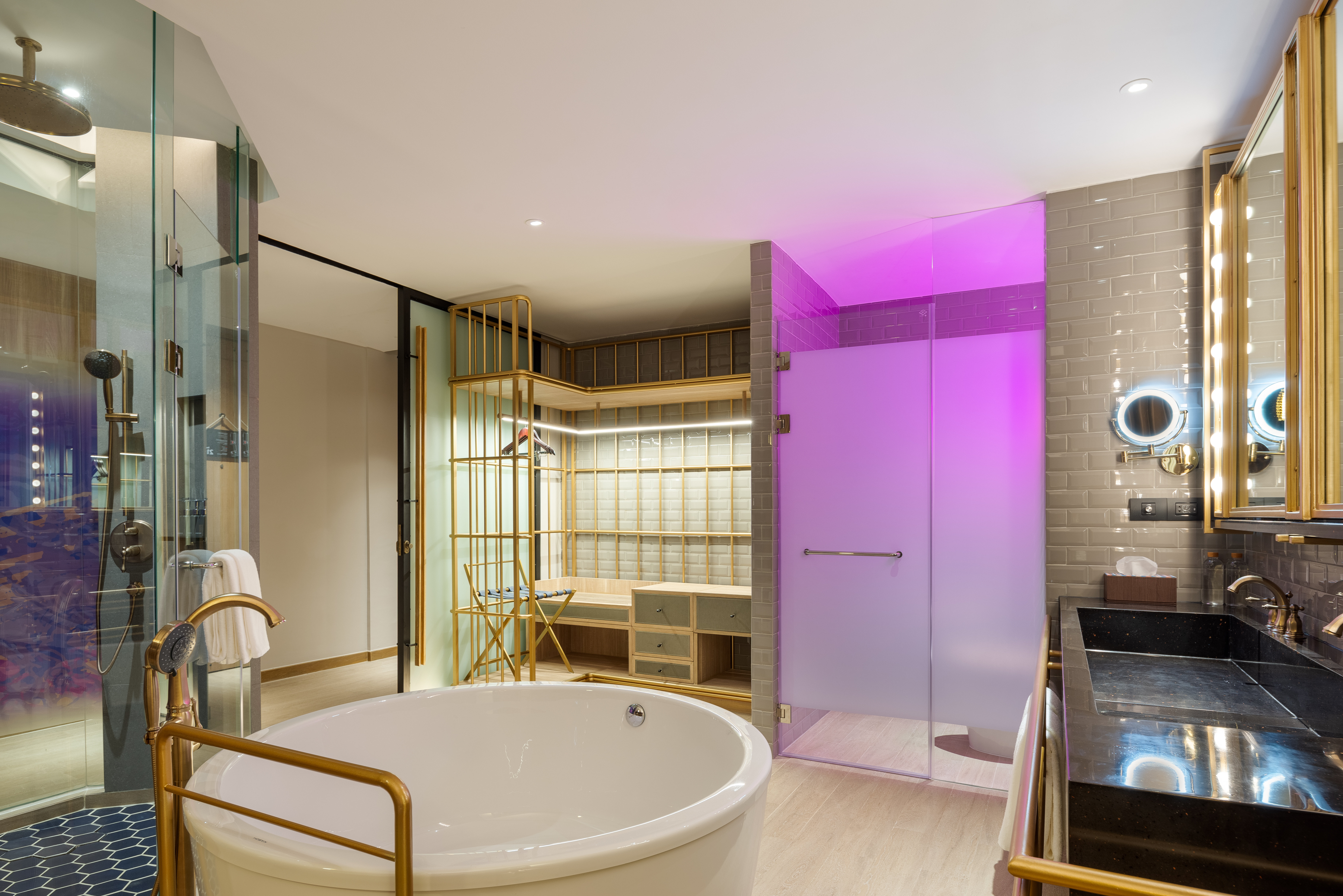 Hotel Indigo Phuket Patong 83/84