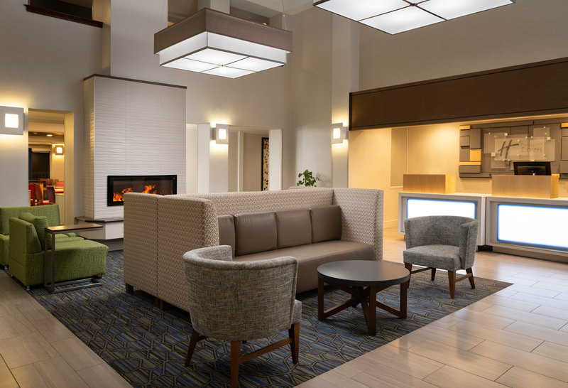 Holiday Inn Express Hotel And Suites Belmont 22/43