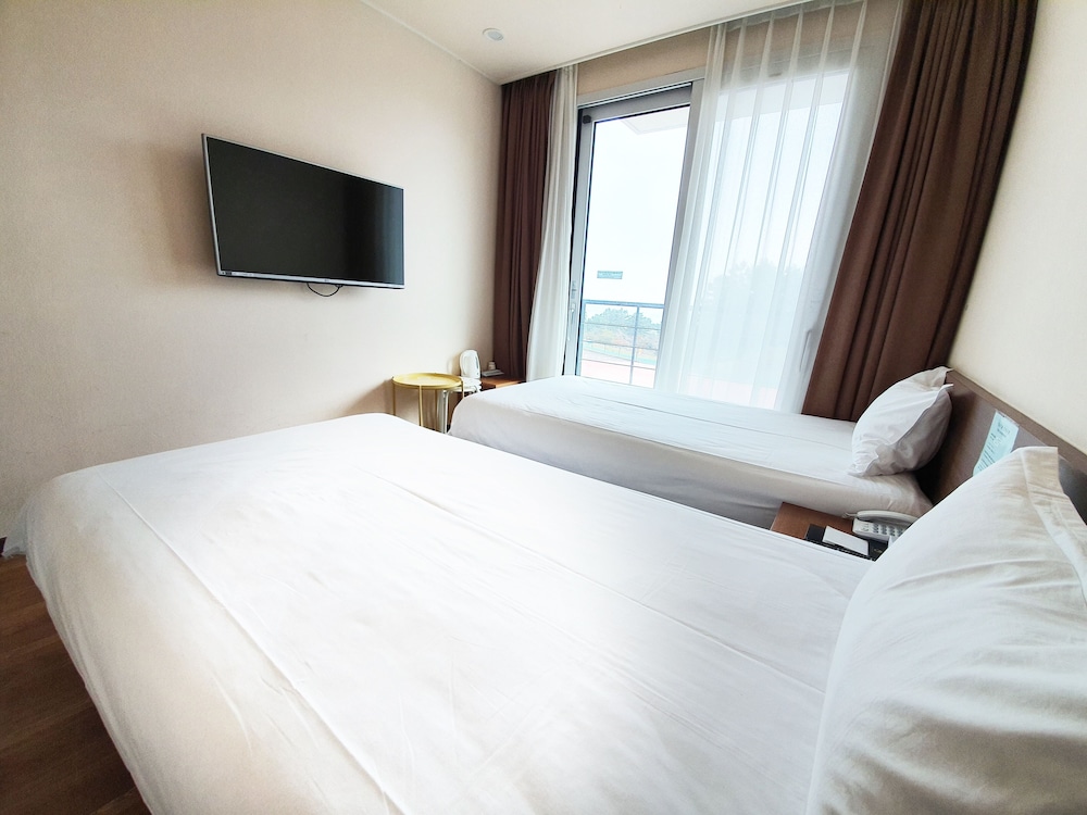 ECONOMY, SINGLE, TWIN BEDS