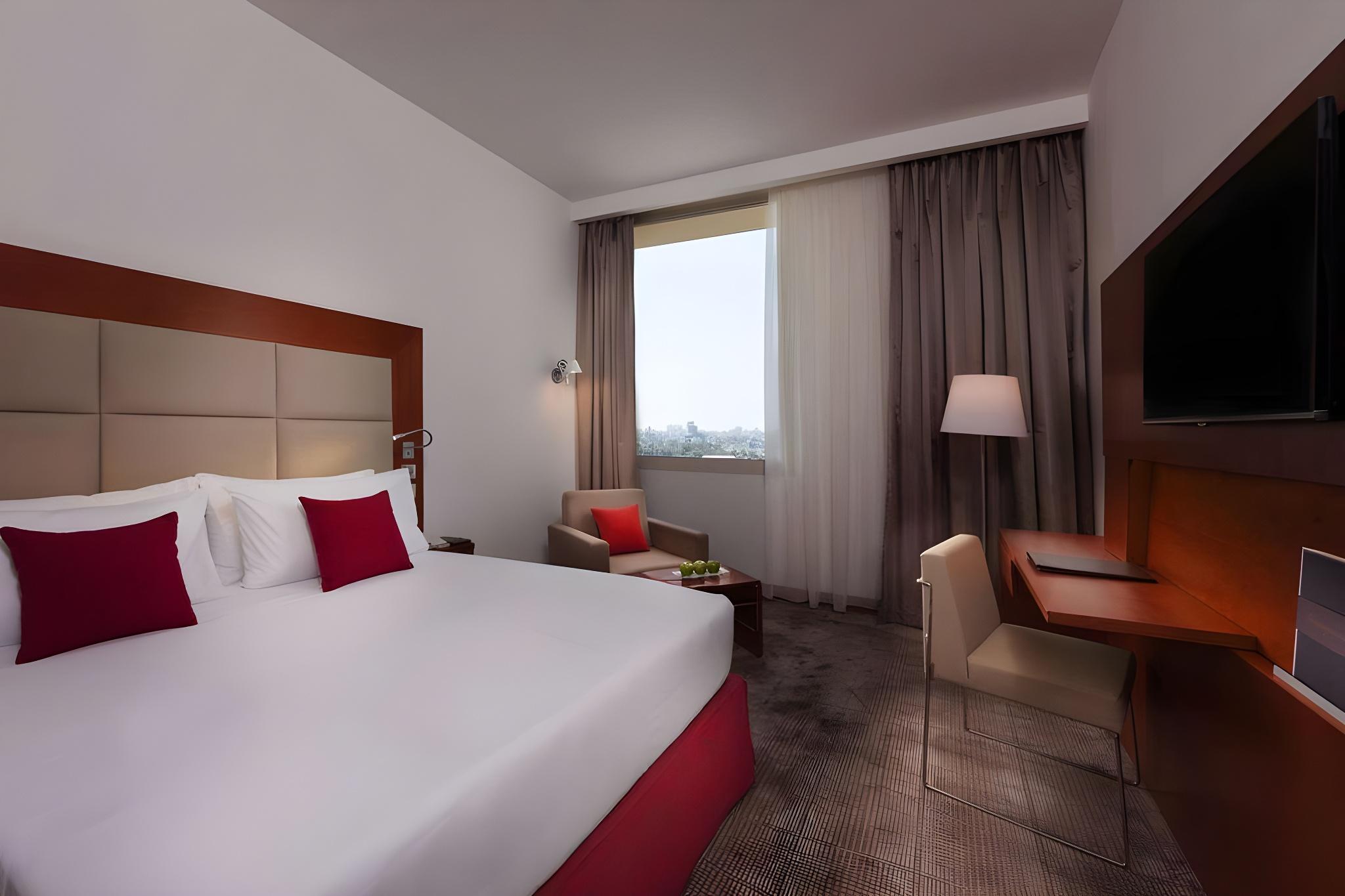 Room, Double Bed, Side Nile View