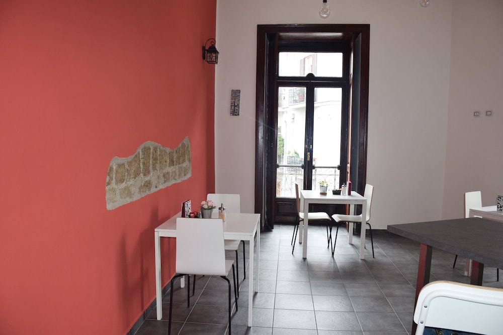 Vic Street B&B 20/27