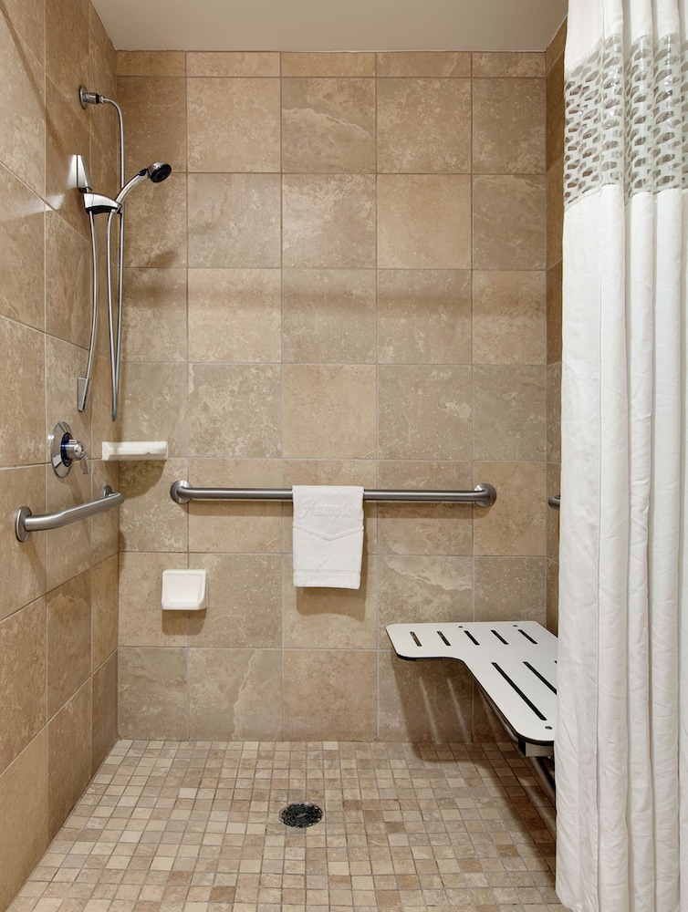 Hampton Inn And Suites Phoenix Glendale Westgate Az 26/65