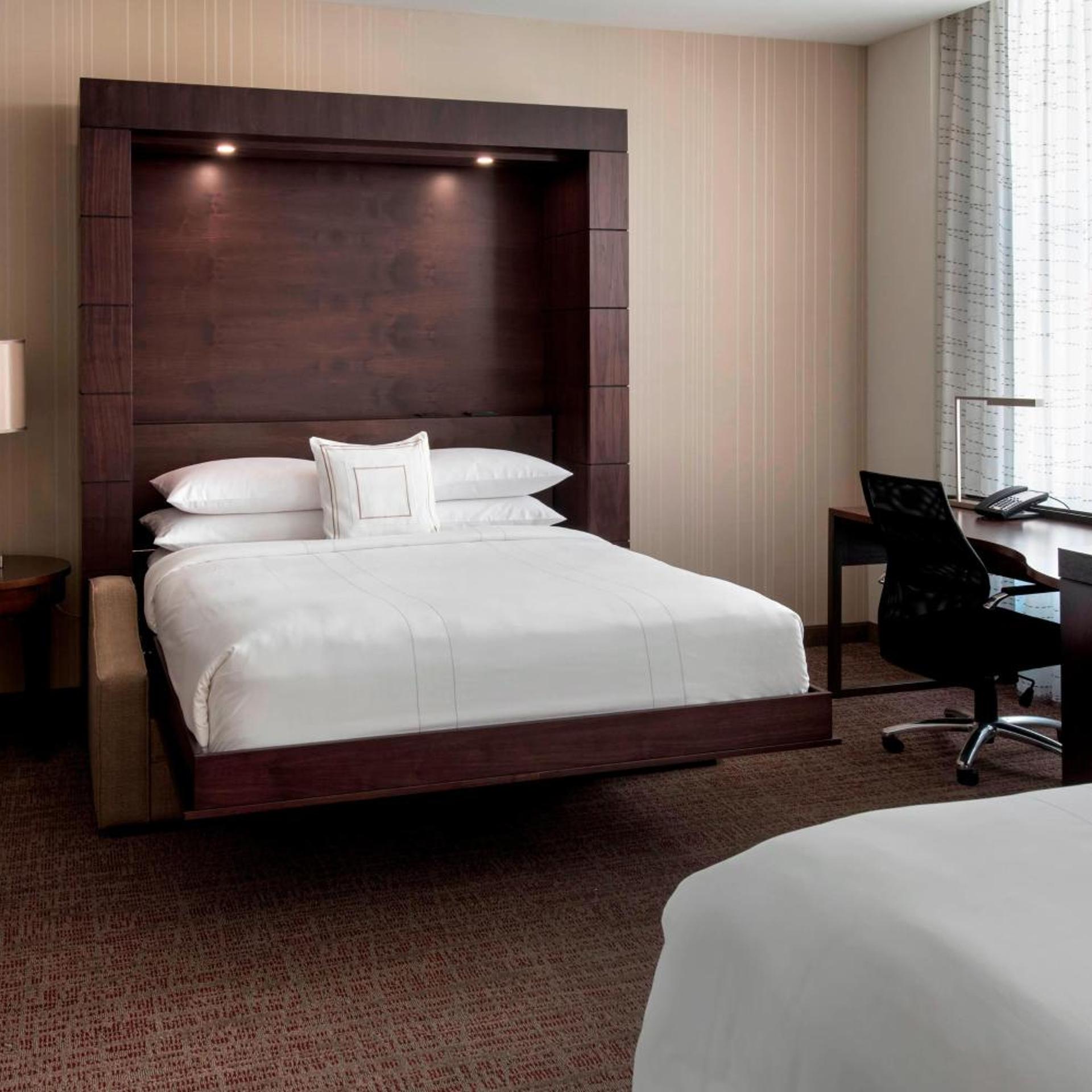 Superior, Studio, King Bed, Queen Murphy Bed
