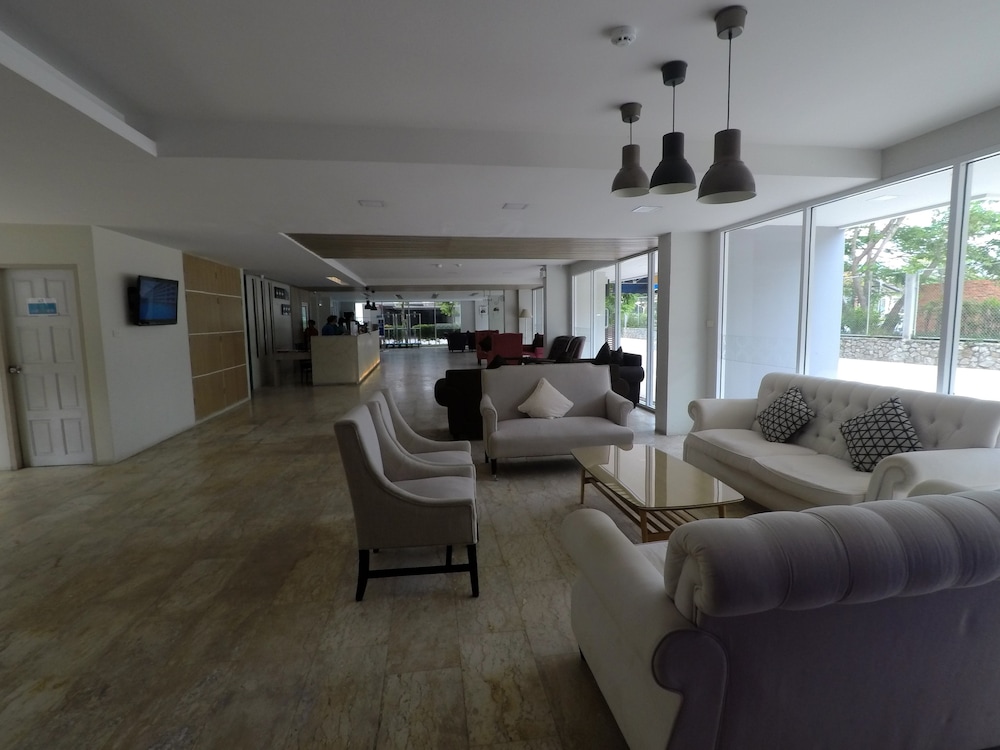 Sunday Beachfront View Jomtien Pattaya 52/70