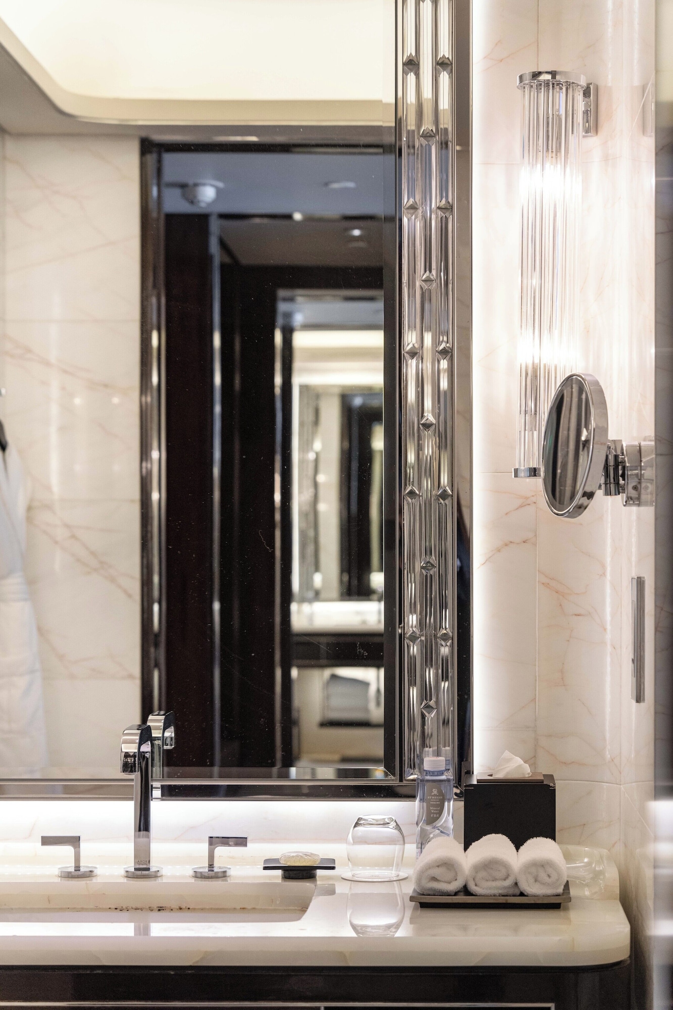 غرفة كبيرة بسرير كينج بإطلالة على المدينة، The St Regis Shenzhen 6/7