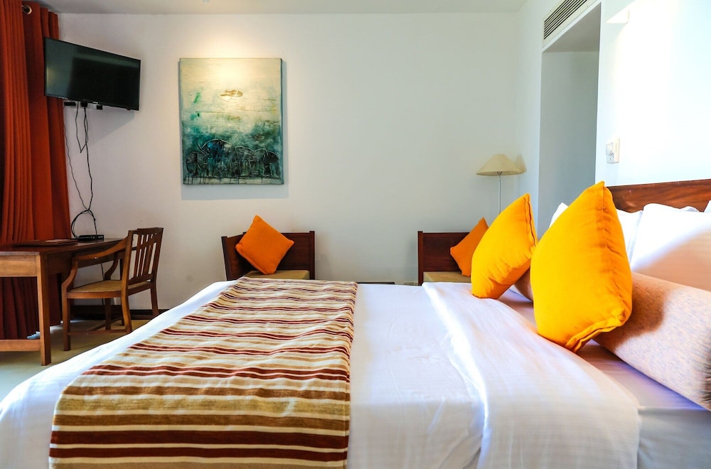 Grand Beach Wadduwa 14/42