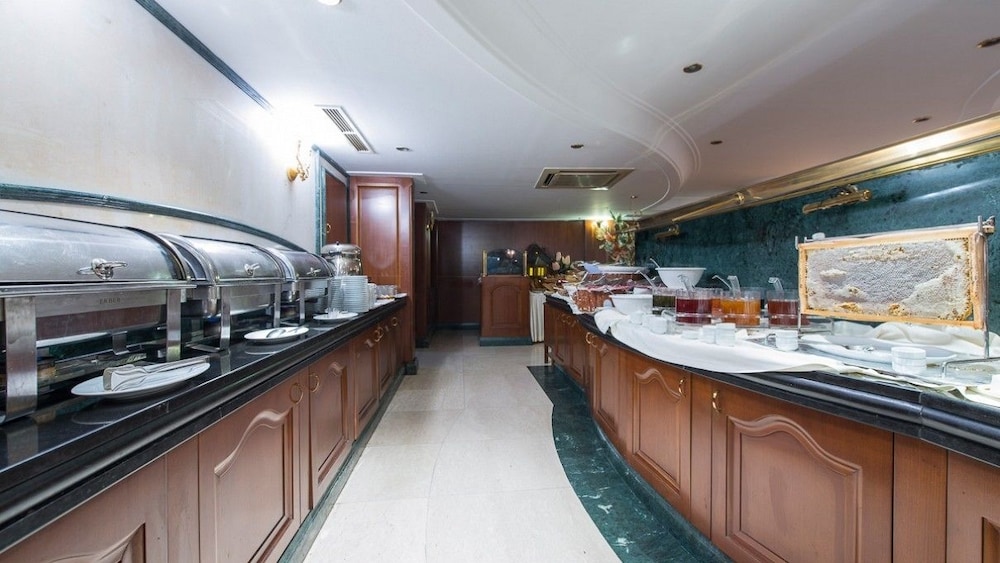 Akar International Hotel 32/50