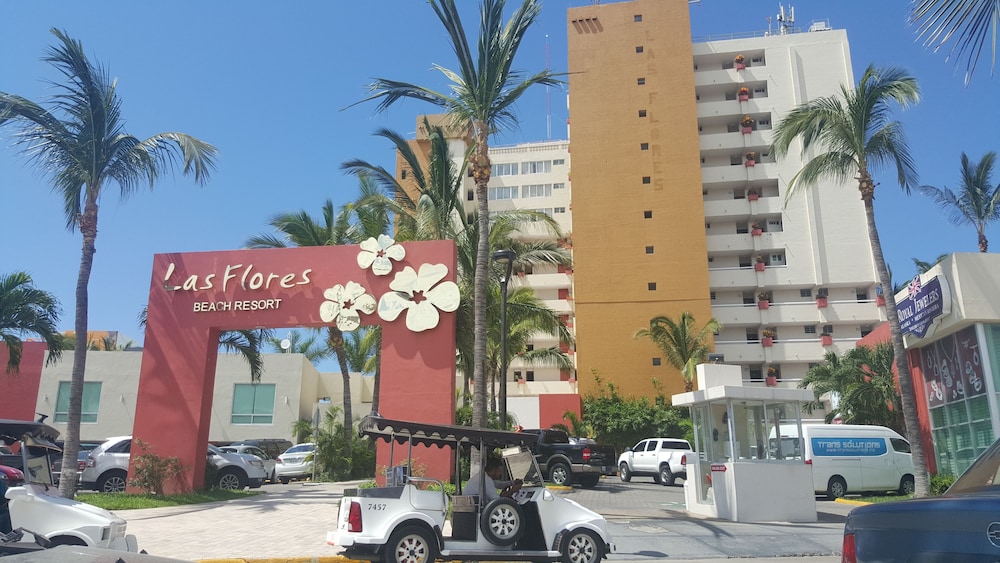 Suites Las Flores Beach Mazatlan 40/50