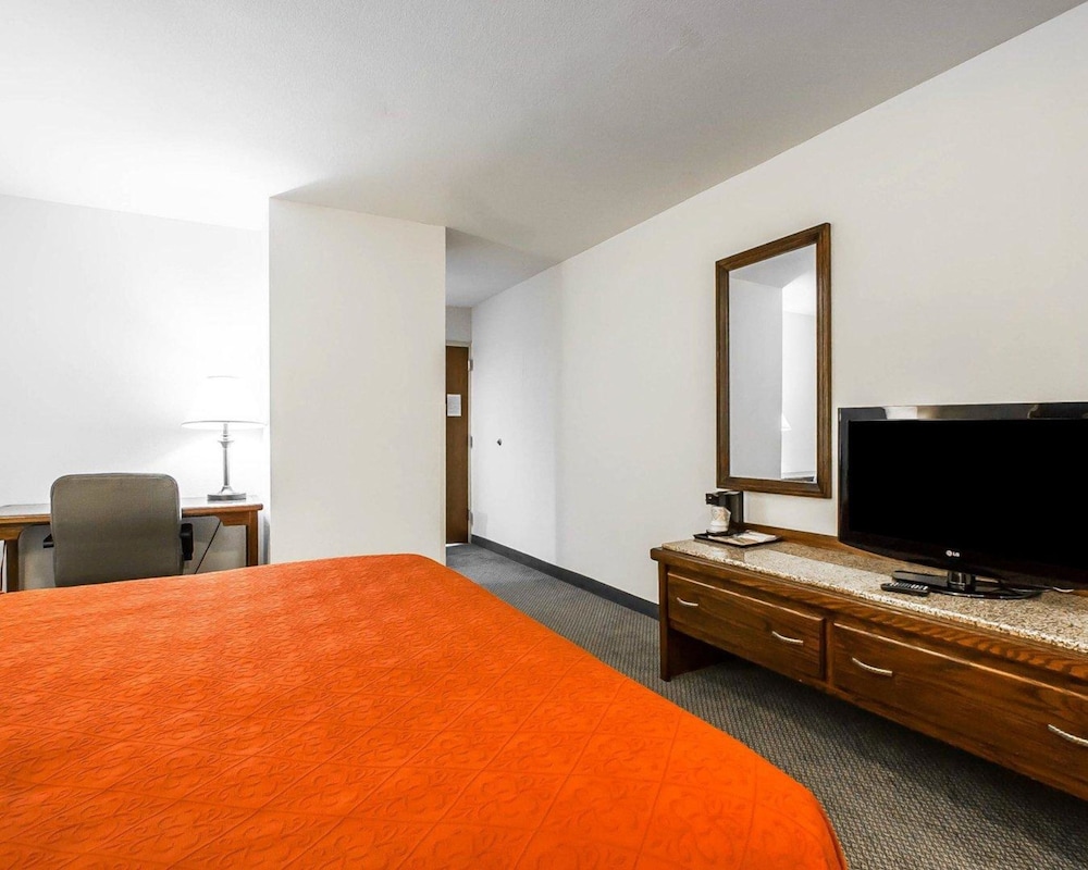 Quality Inn & Suites North Springfield MO 15/45