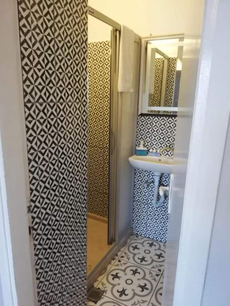 Urkmez Hotel 50/50