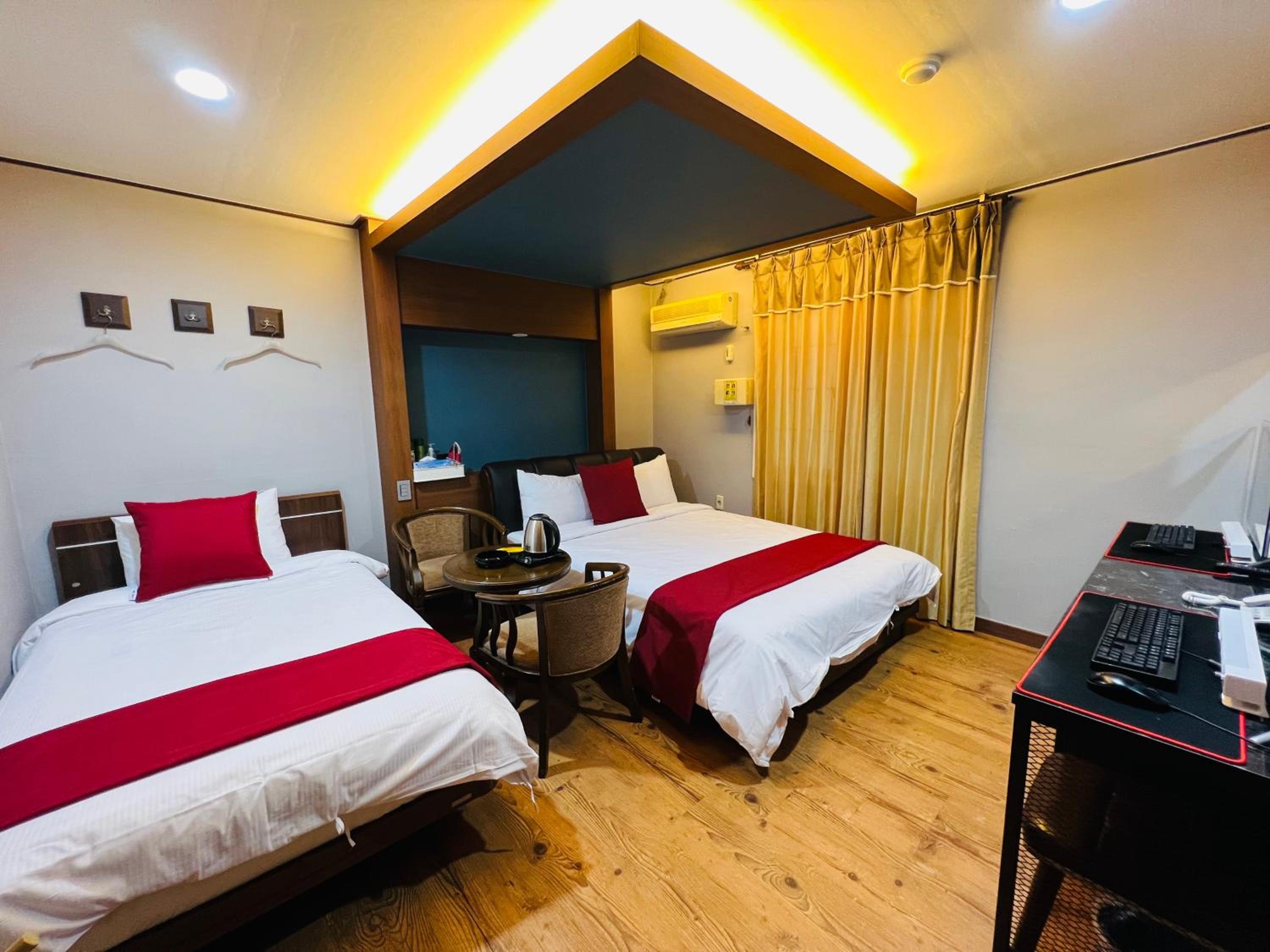 Sweet Hotel 14/47