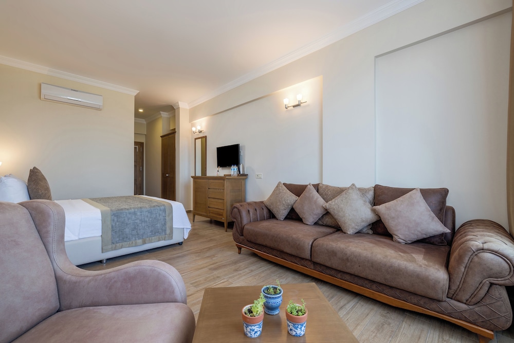 Cinarli Kasri Hotel 24/45