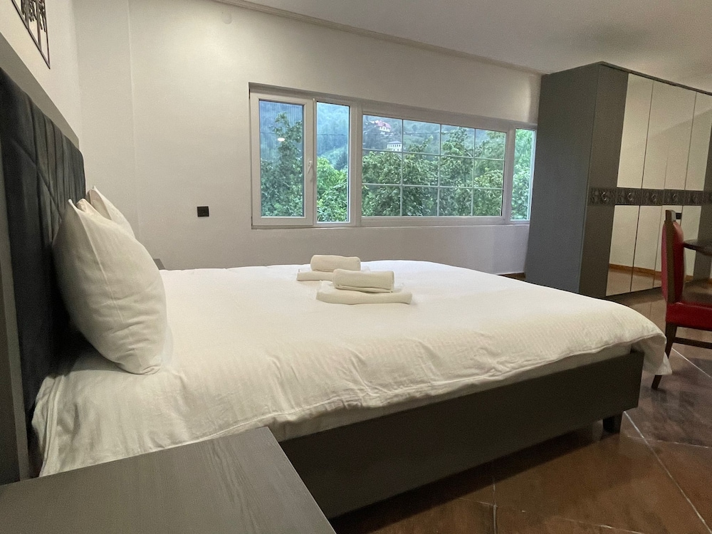 Pinar Kir Evi 14/48