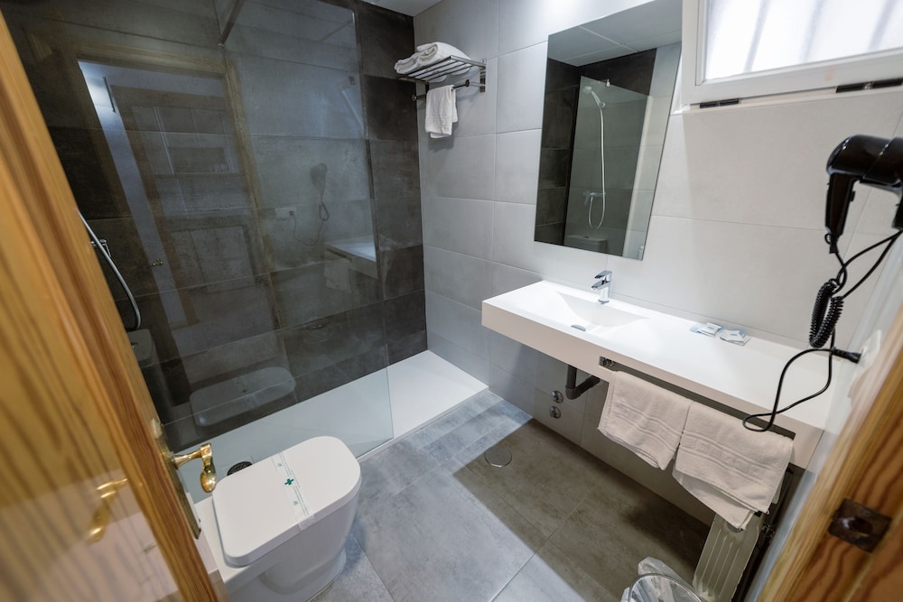 Primavera Loix Apartments 23/24