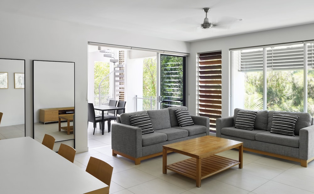 RACV NOOSA RESORT 38/74