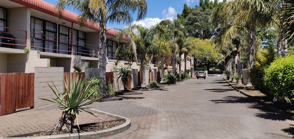 ASCOT EPSOM MOTEL 3/36