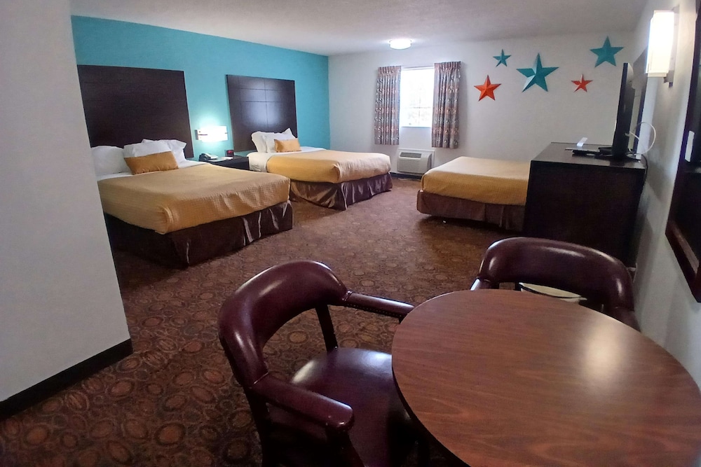Howard Johnson by Wyndham Branson Theatre District 39/59