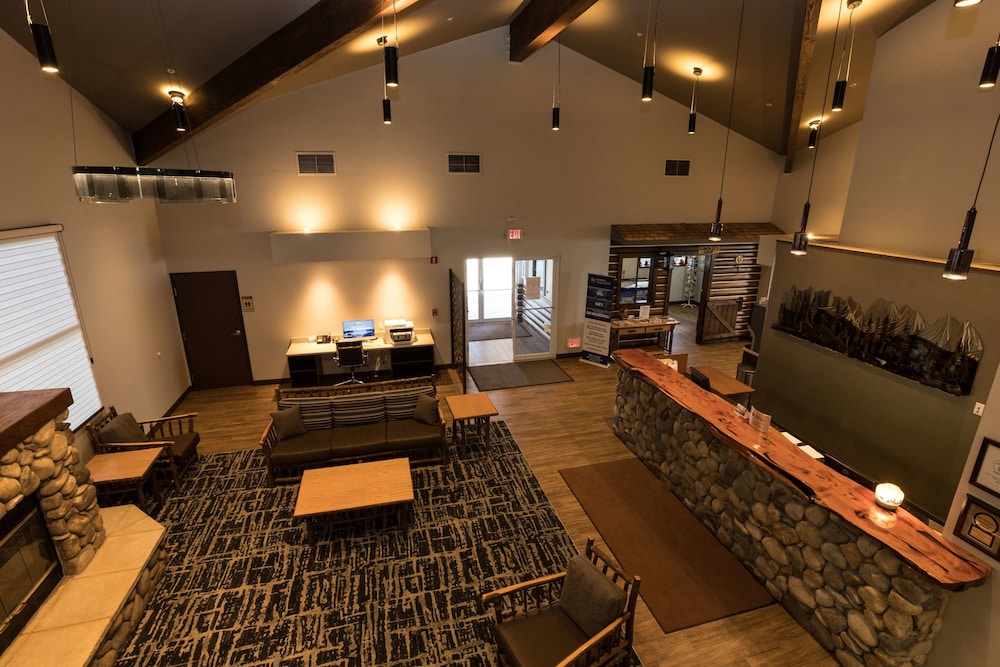 Best Western Sawtooth Inn & Suites 30/34