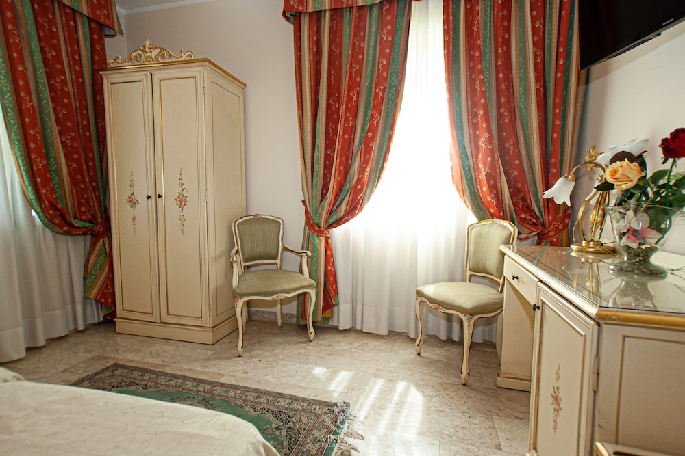 Viktoria Palace 23/76